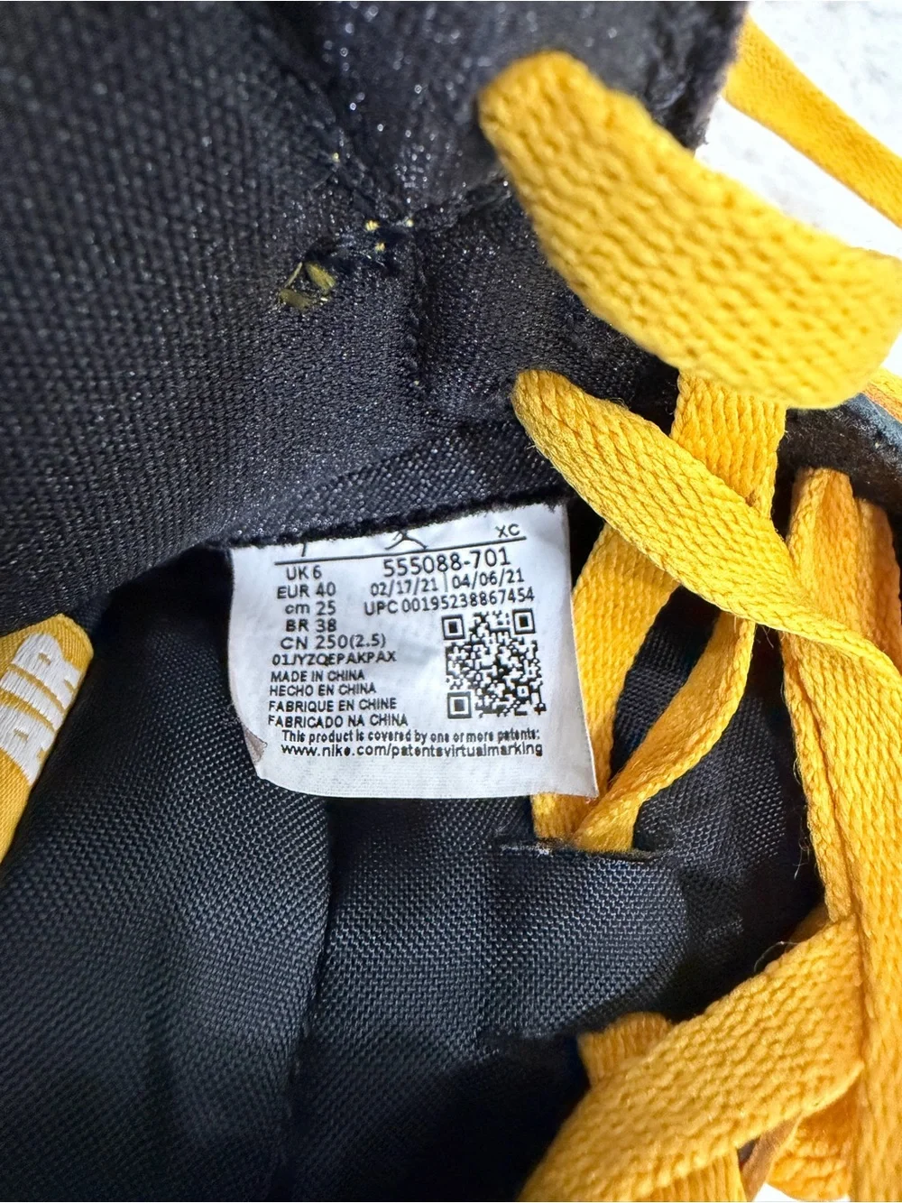 Nike Air Jordan 1 High - Yellow and Black Men’s Sneakers